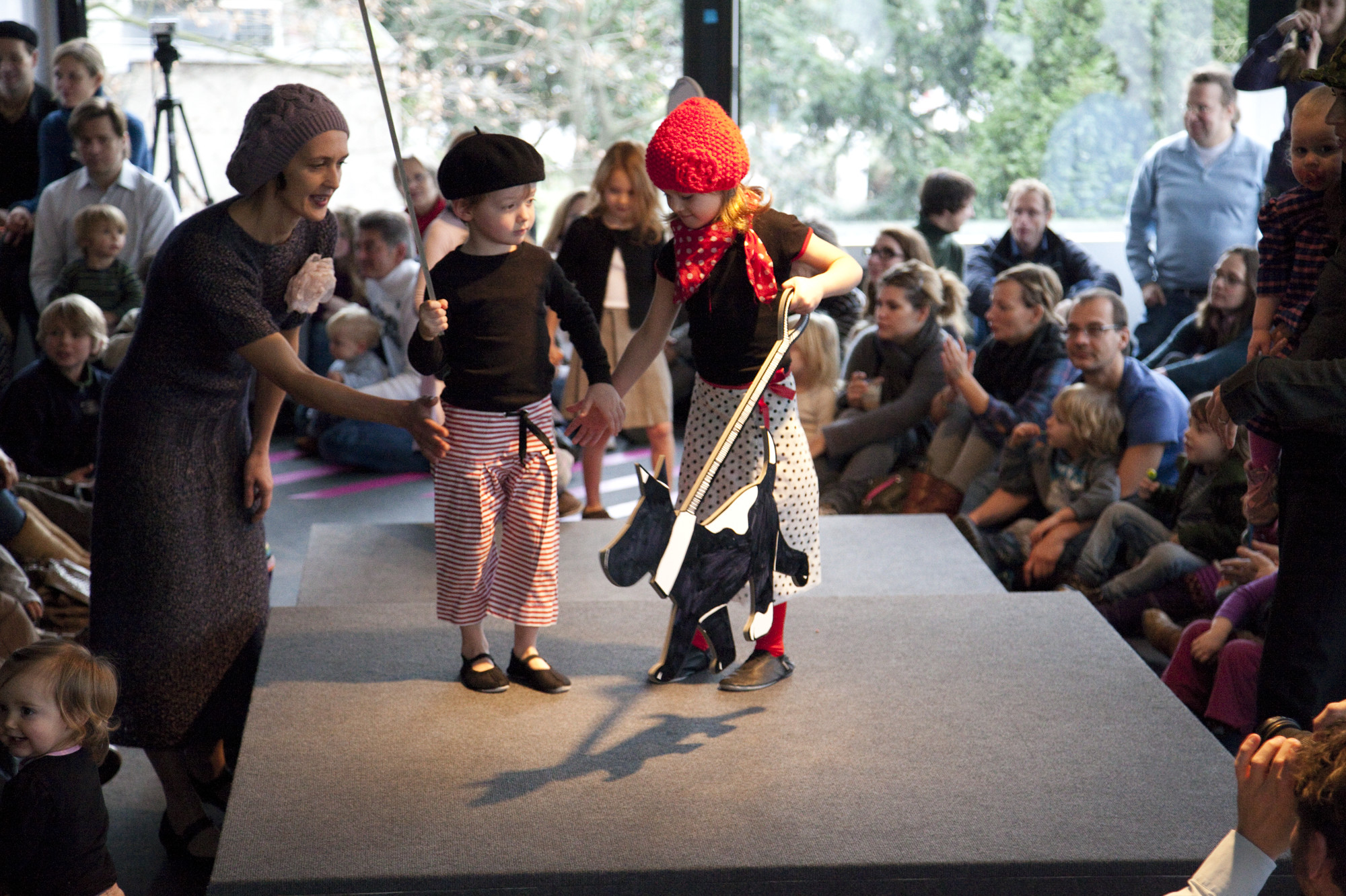 Antlitz*kleine*Kleider + Ausstellung Kinder*Kiste*Kunst